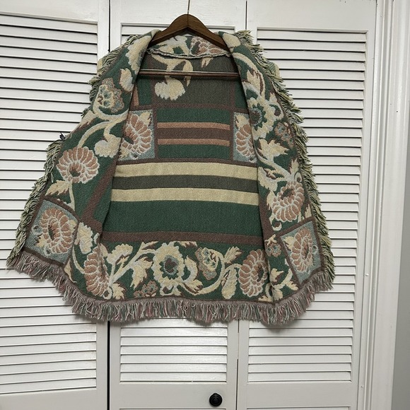 Vtg Tapestry Blanket Vest Floral Fringe Hand Made Boho Cottage Academia Size M-L - Picture 2 of 10